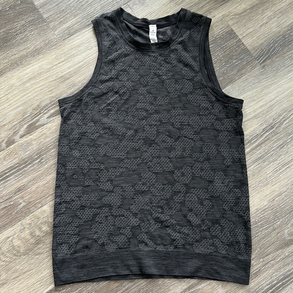 EUC Lululemon Breeze By Muscle Tank size 4